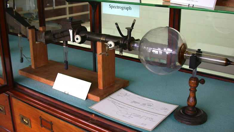 Spectromètre de masse d'Aston